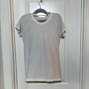 Lululemon White Short Sleeve T-Shirt